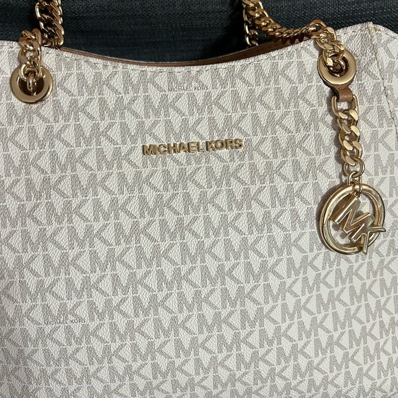 Like New! Michael Kors Jet Set JST Large Chain Shoulder Bag - Picture 2 of 10